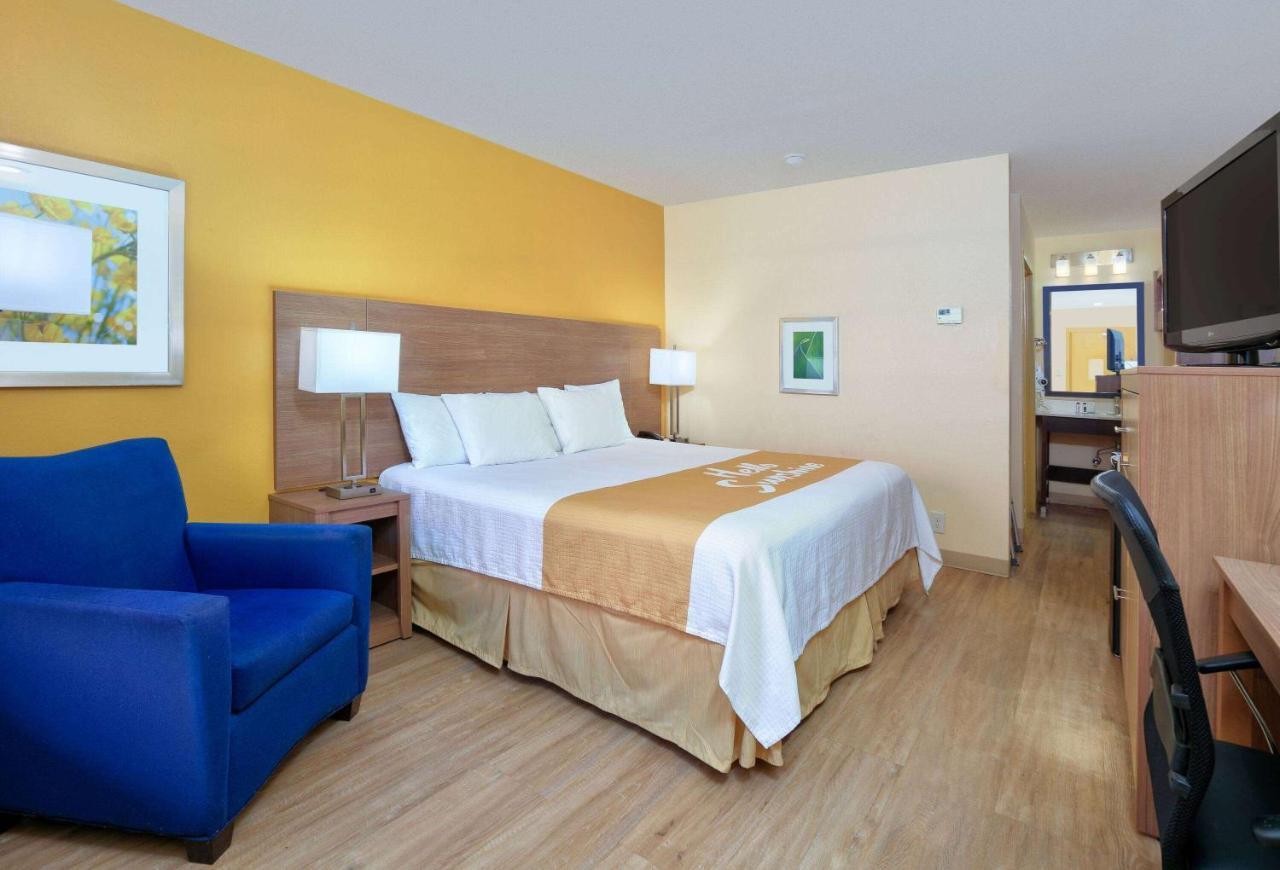 Days Inn By Wyndham Batesville Exterior foto